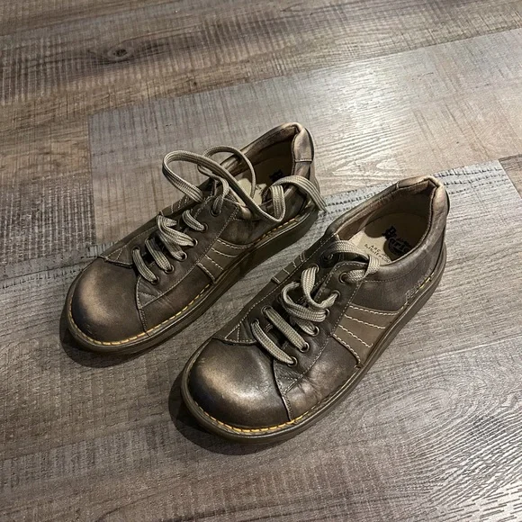 Doc Martens olive green Big Kid Size 5 VGUC - Picture 3 of 5